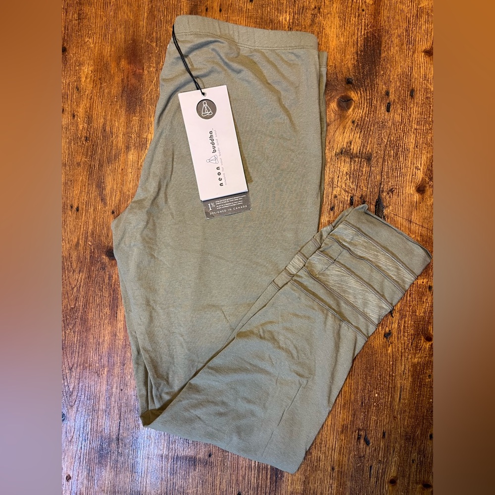 New With Tags!! Neon Buddha Yoga/lounge cropped pants
